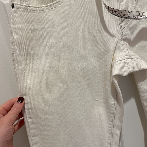 Express barely bootcut jeans in white size 4 - Picture 7 of 17